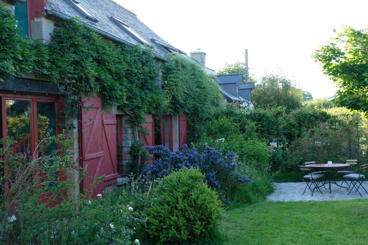 La Maison Jaune A La Janaie Parigne Exterior photo
