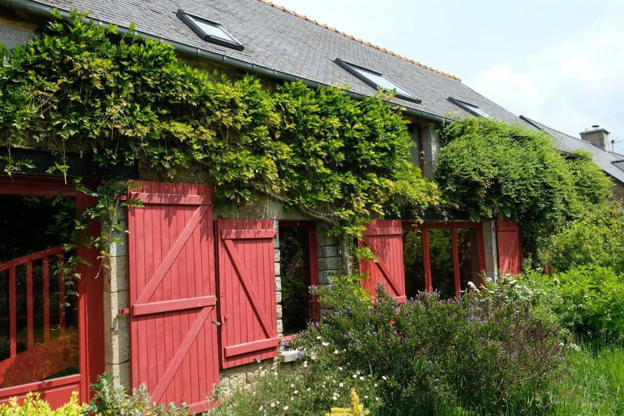 La Maison Jaune A La Janaie Parigne Exterior photo