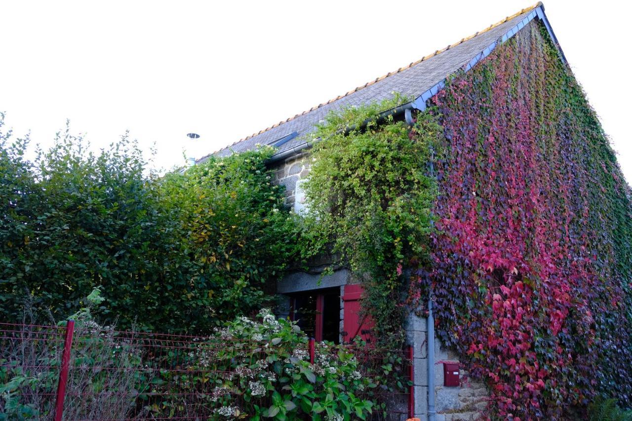 La Maison Jaune A La Janaie Parigne Exterior photo