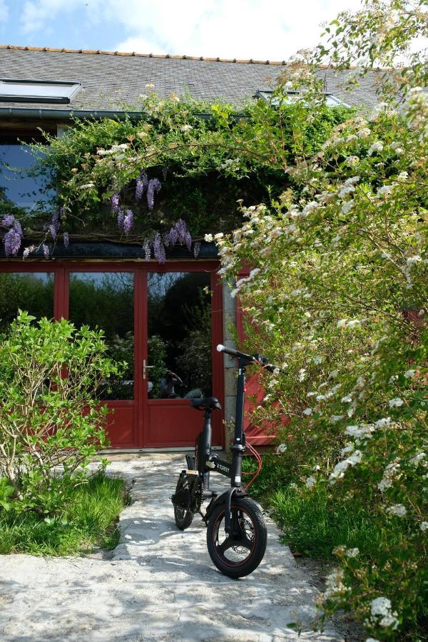 La Maison Jaune A La Janaie Parigne Exterior photo